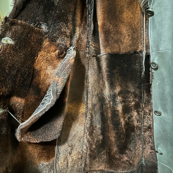 Ladies Shearling Coat - Picture 4 of 4